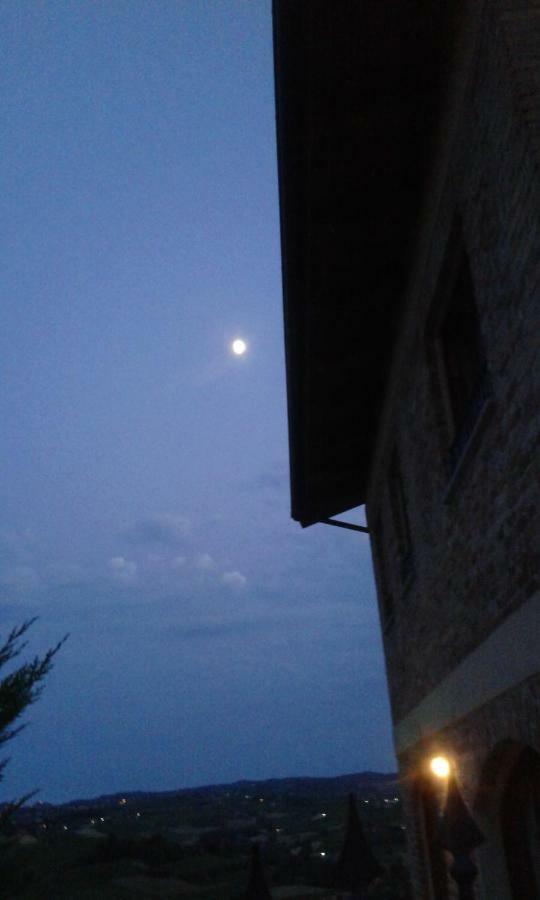 Casa Vacanze Sweet Dreams Agliano Terme Extérieur photo